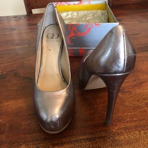 Kelsi Dagger Linzi platform heels. Gunmetal.